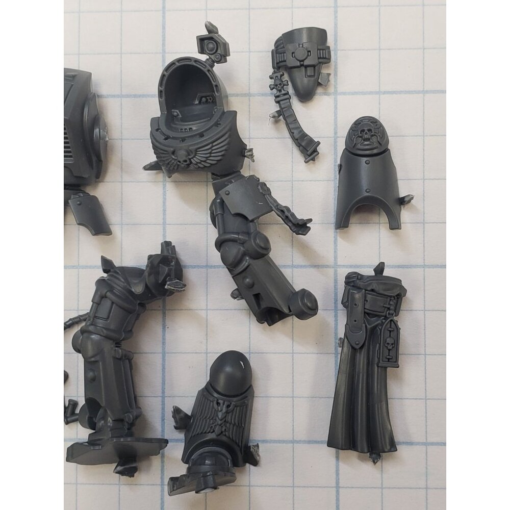 Warhammer 40k Space Marine Bits Terminator Captain Armored Torso Tabard Set #01 - Picture 5 of 7